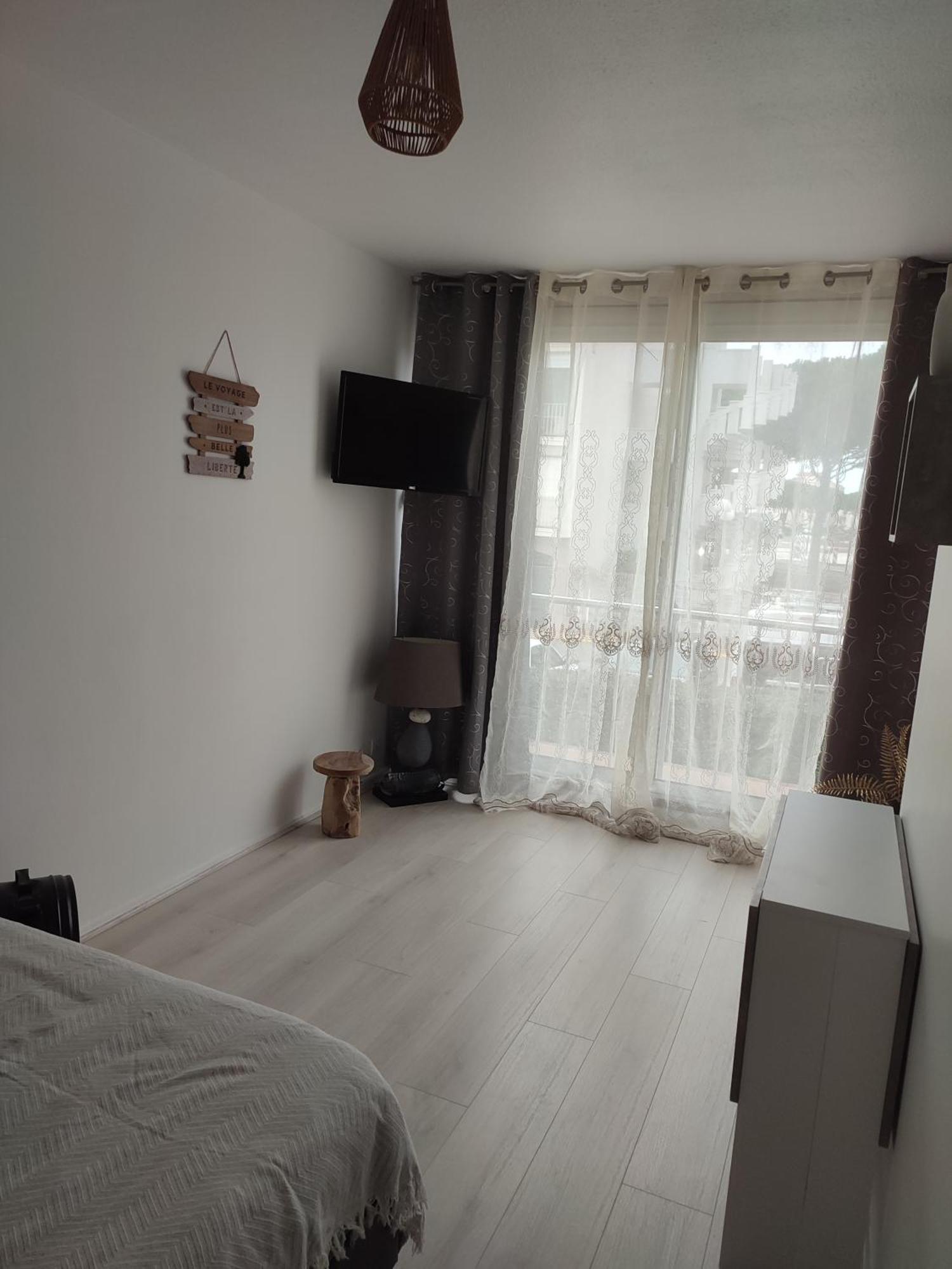 Avec Piscine Apartment